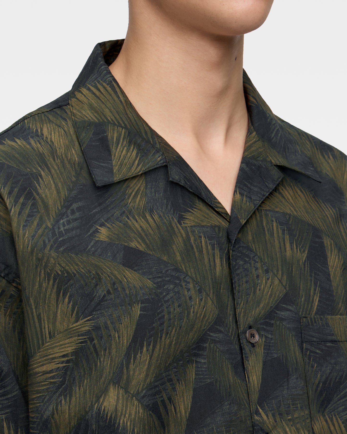CYCADS PATTERN S/S SHIRT