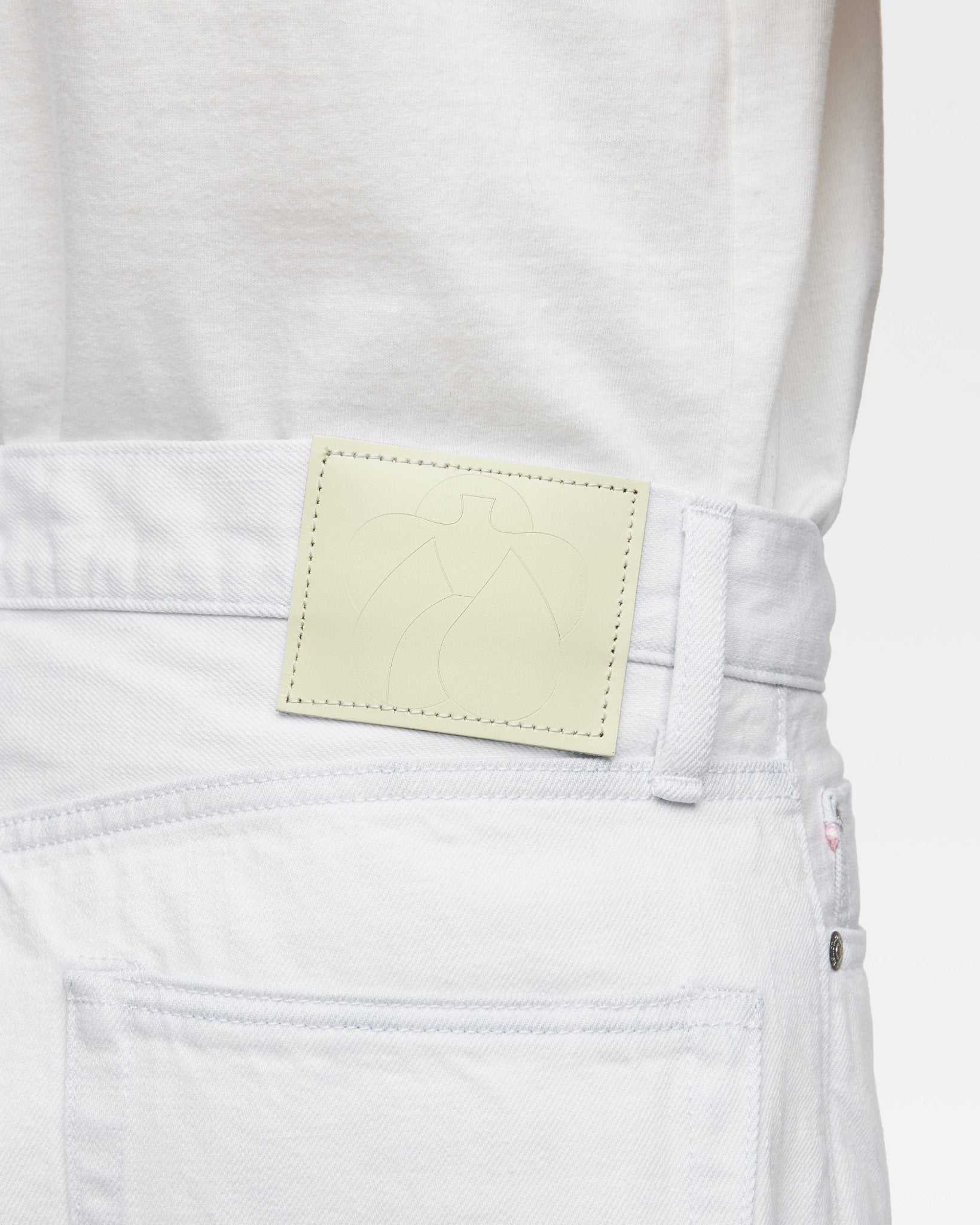 ダン太郎少しだけ値下げ 100 STRAIGHT - HIGH FADE BLUE – MOMOTARO JEANS